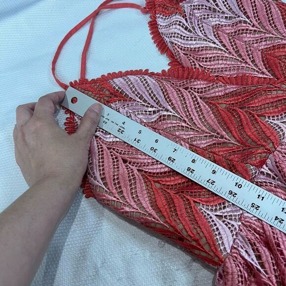 Dress The Population Brigitte Chevron Lace Romper Pink Sz M Women’s - Picture 9 of 9